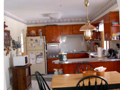 4152 Oakland Road Bethlehem, PA 18020 - Photo 3 of 4 Kitchen with new floor