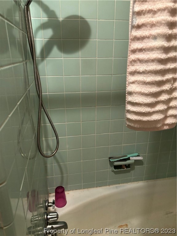 11828 Us Highway Maxton, NC 28364 - Photo 26 of 27 a bathroom with a shower