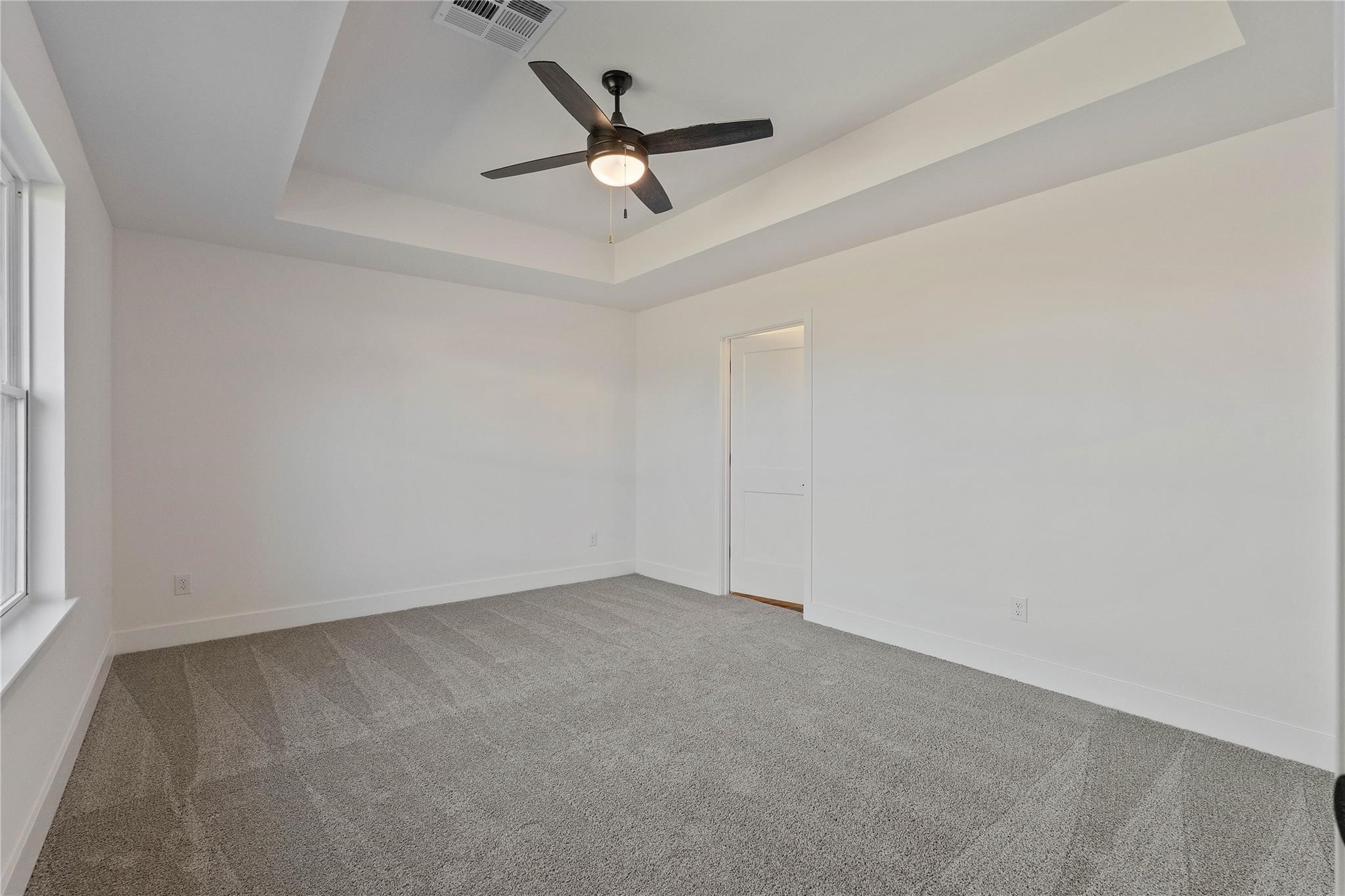 336 Bryan Way Angleton, TX 77515 - Photo 10 of 19 Gallery Image 10