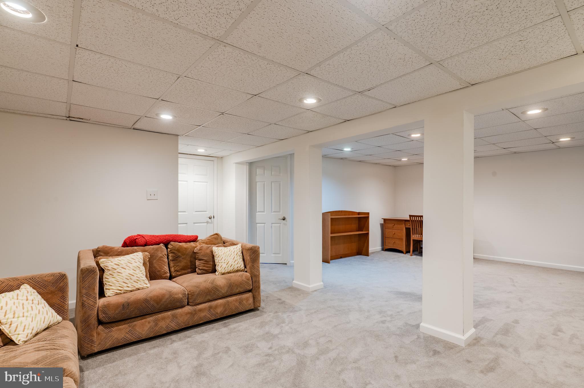 2288 Bramble Gate Drive Hatfield, PA 19440 - Photo 25 of 52 a living room with furniture