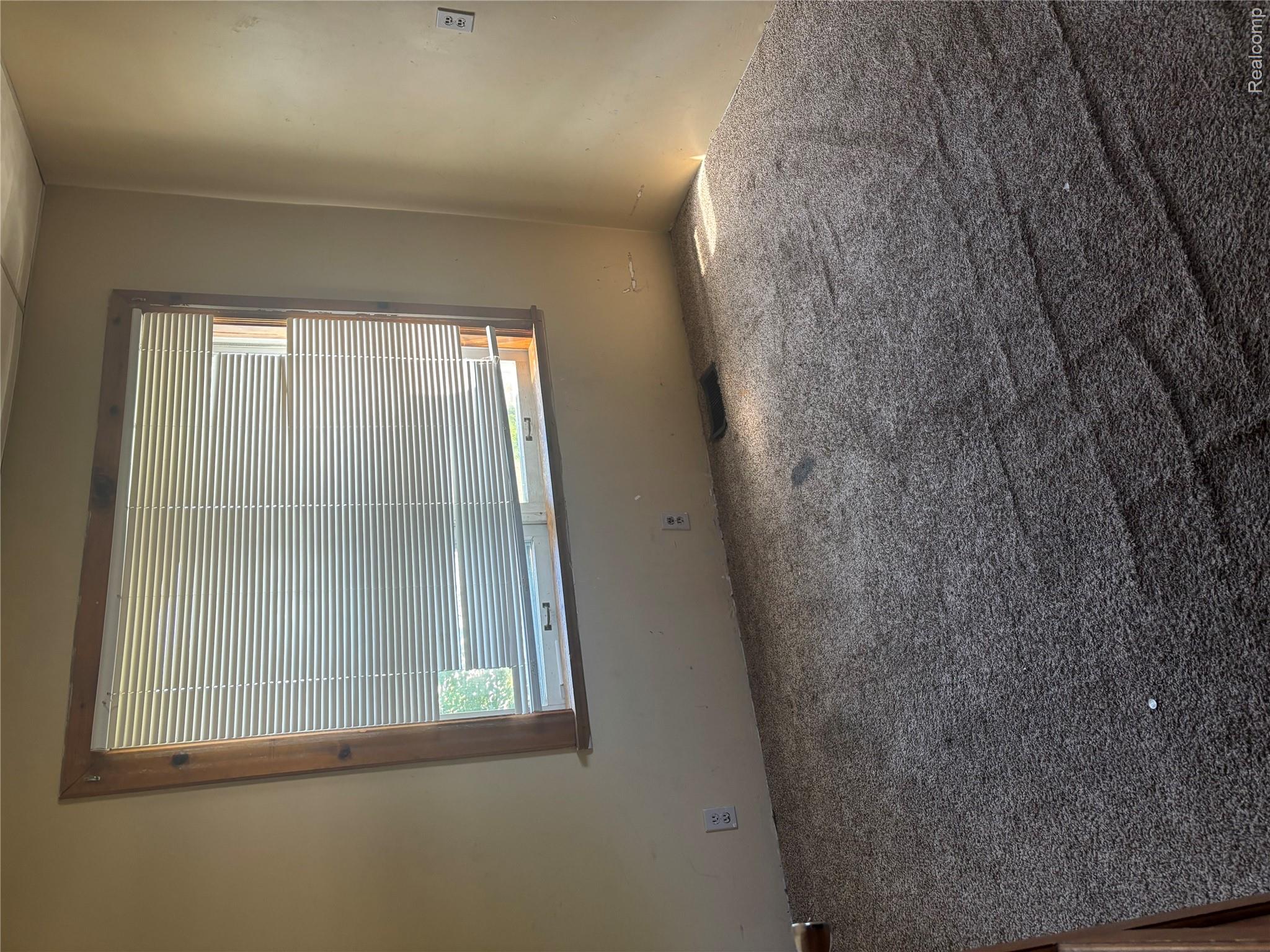 1122 Simcoe Avenue Flint, MI 48507 - Photo 13 of 21 IMG_1175.jpeg
