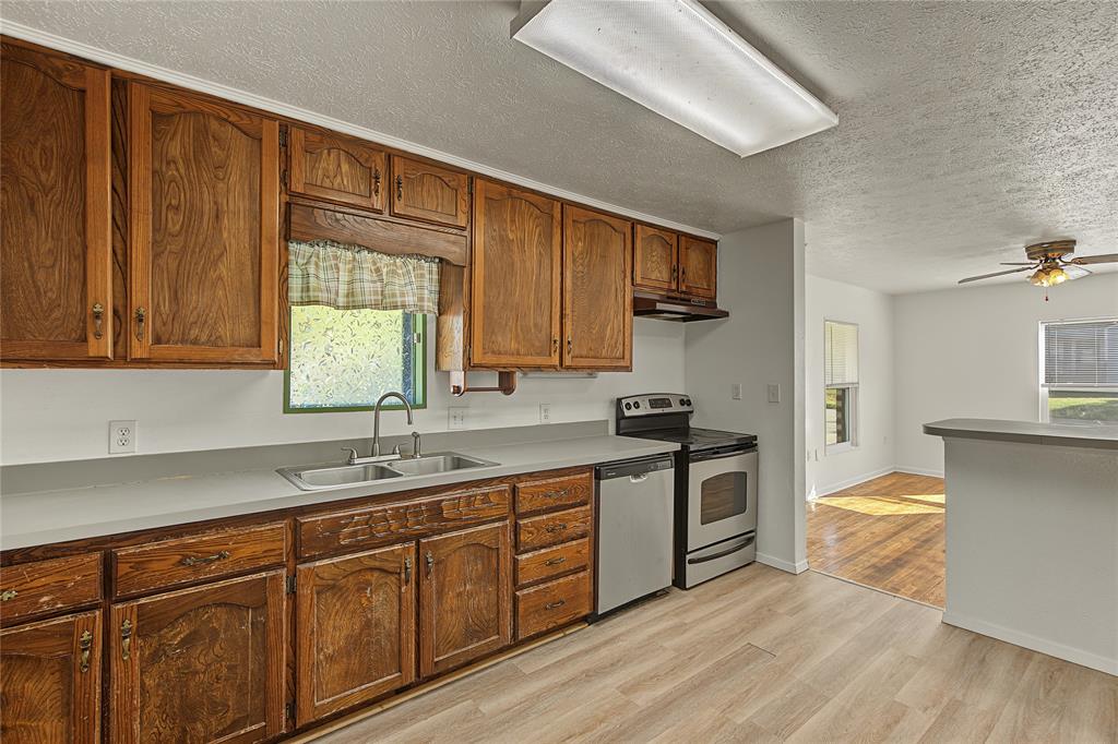 709 North Rusk Street Weatherford, TX 76086 - Photo 8 of 31 Gallery Image 8