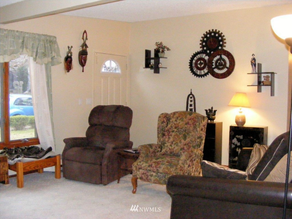 12423 Southeast 160th Street Renton, WA 98058 - Photo 2 of 25 Gallery Image 2