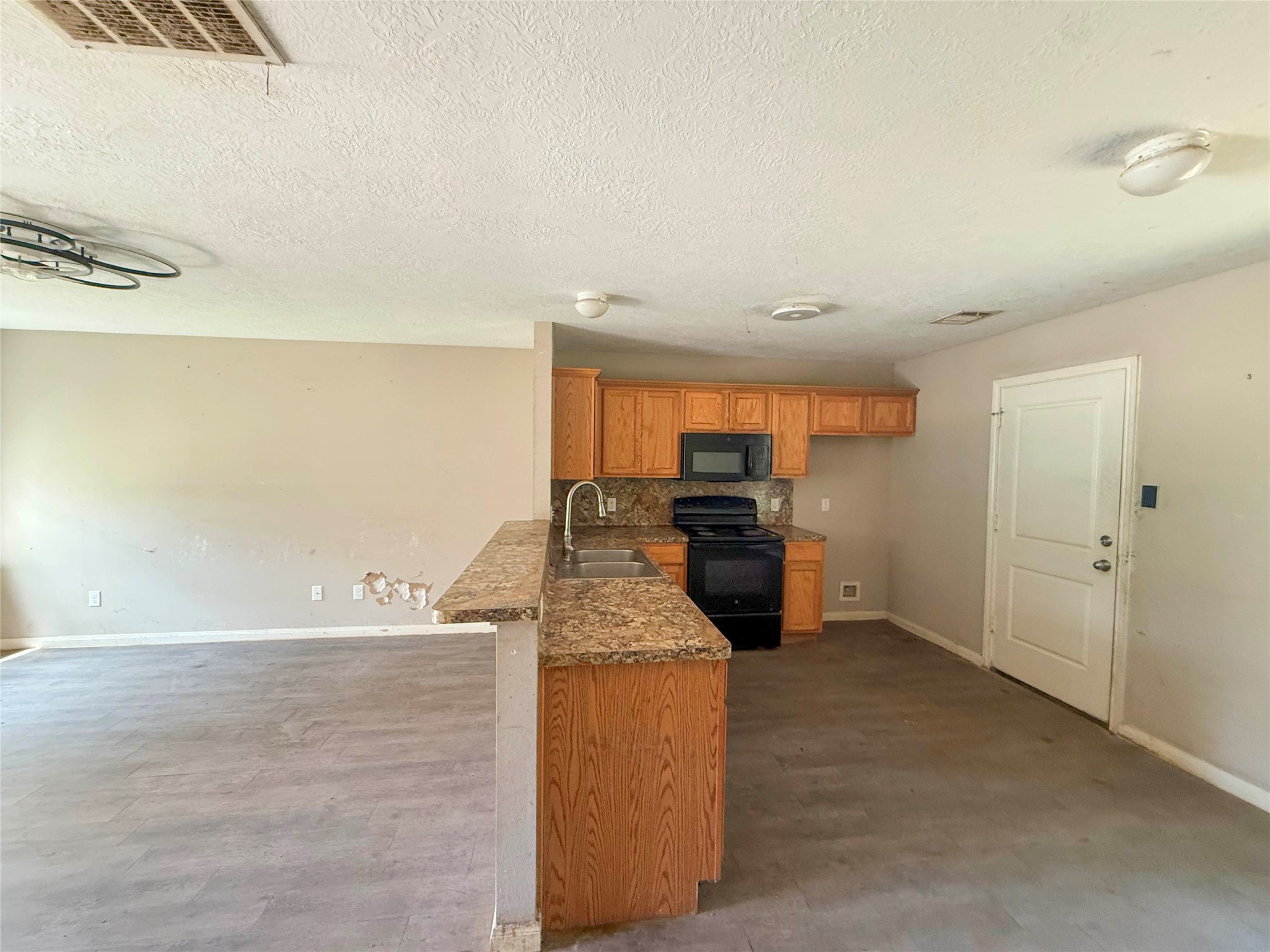 15028 Austin Road Willis, TX 77378 - Photo 11 of 17 Gallery Image 11