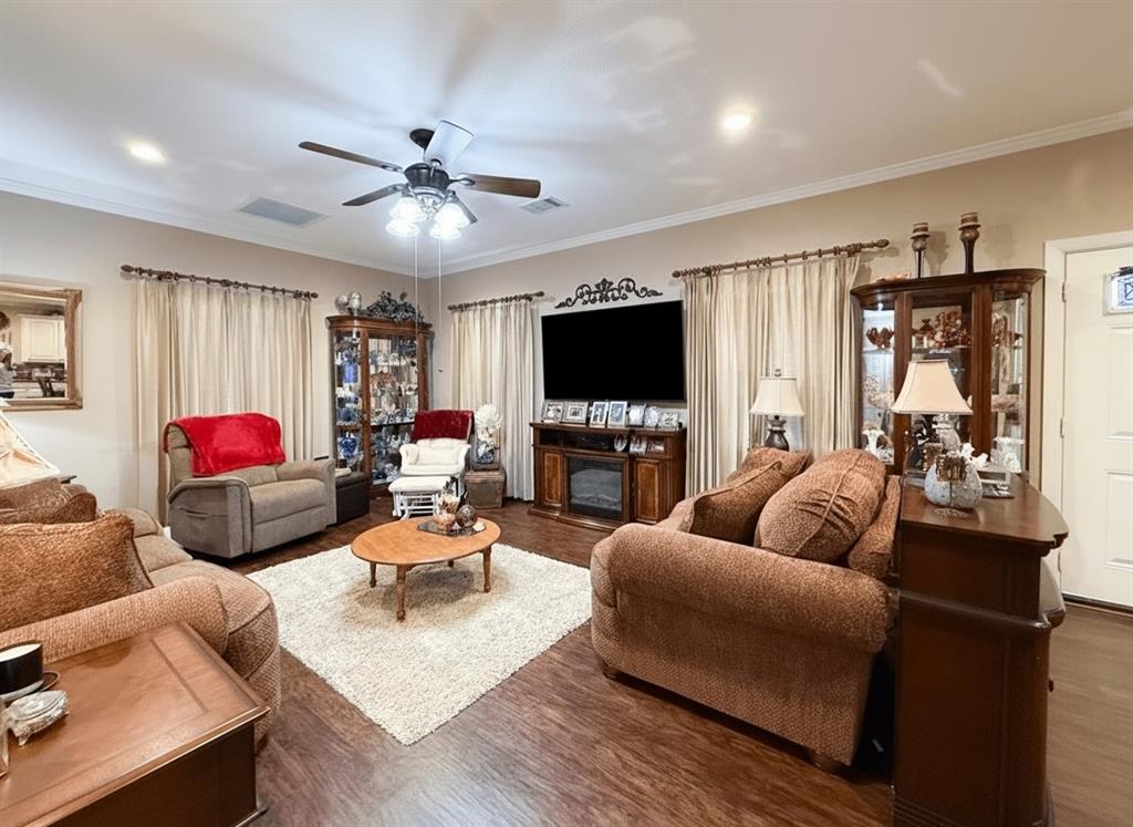 5871 Milam Road Denton, TX 76207 - Photo 25 of 40 Guest house - Living room