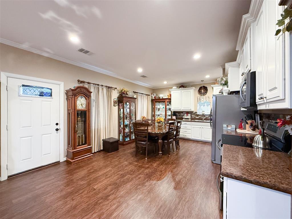 5871 Milam Road Denton, TX 76207 - Photo 26 of 40 Guest house -Entry/Dining area