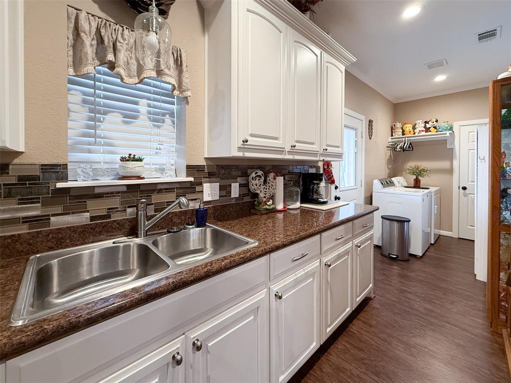 5871 Milam Road Denton, TX 76207 - Photo 27 of 40 Guest house - Kitchen laundry
