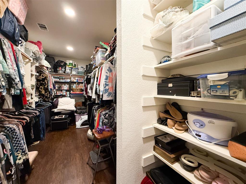 5871 Milam Road Denton, TX 76207 - Photo 30 of 40 Guest house - Closet