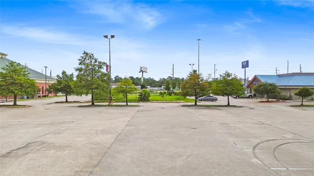 $2,750,000 | 25657 Interstate 45, Spring, TX 77380