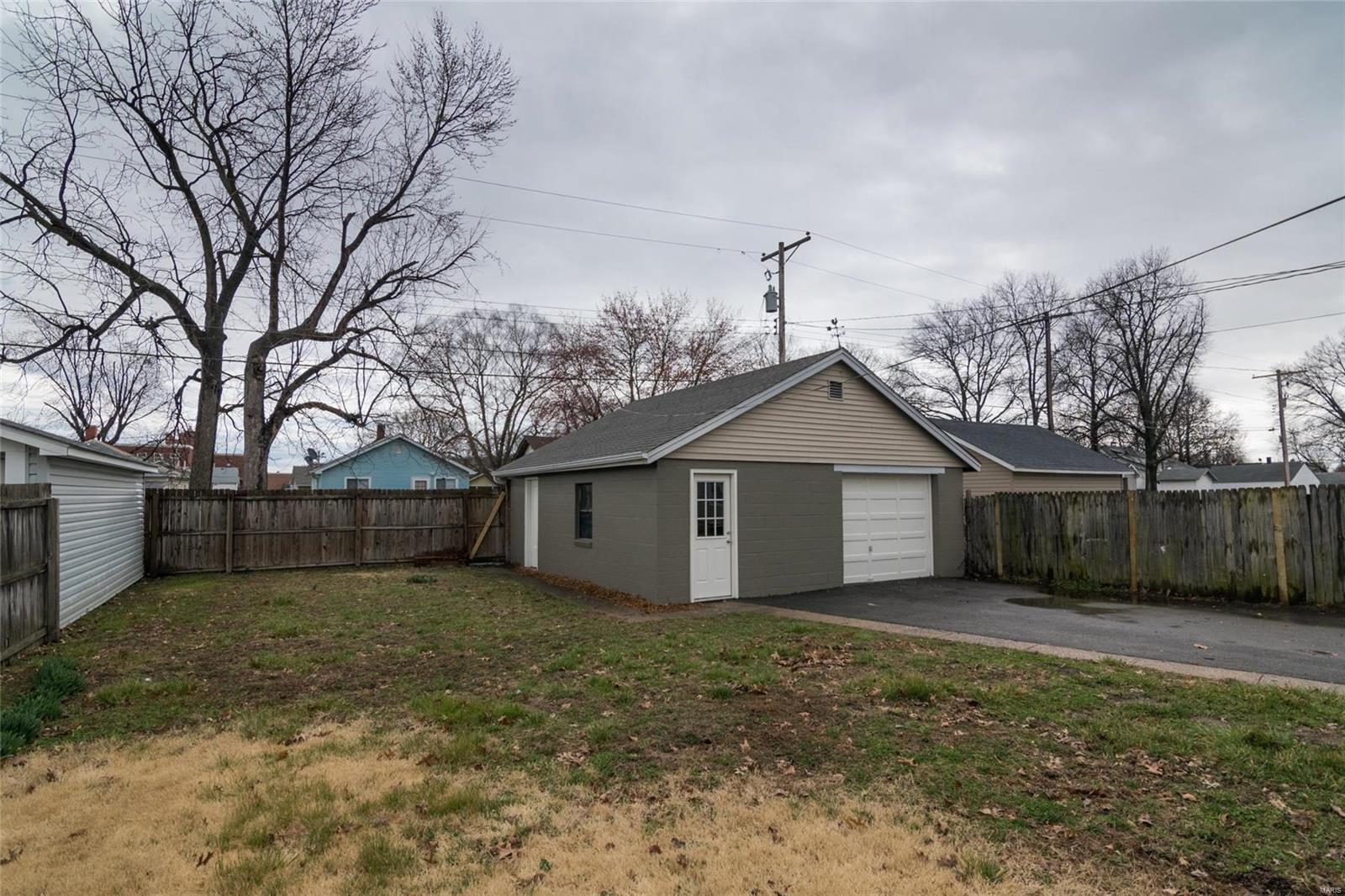 767 Rice Street Wood River, IL 62095 - Photo 3 of 26 Gallery Image 3