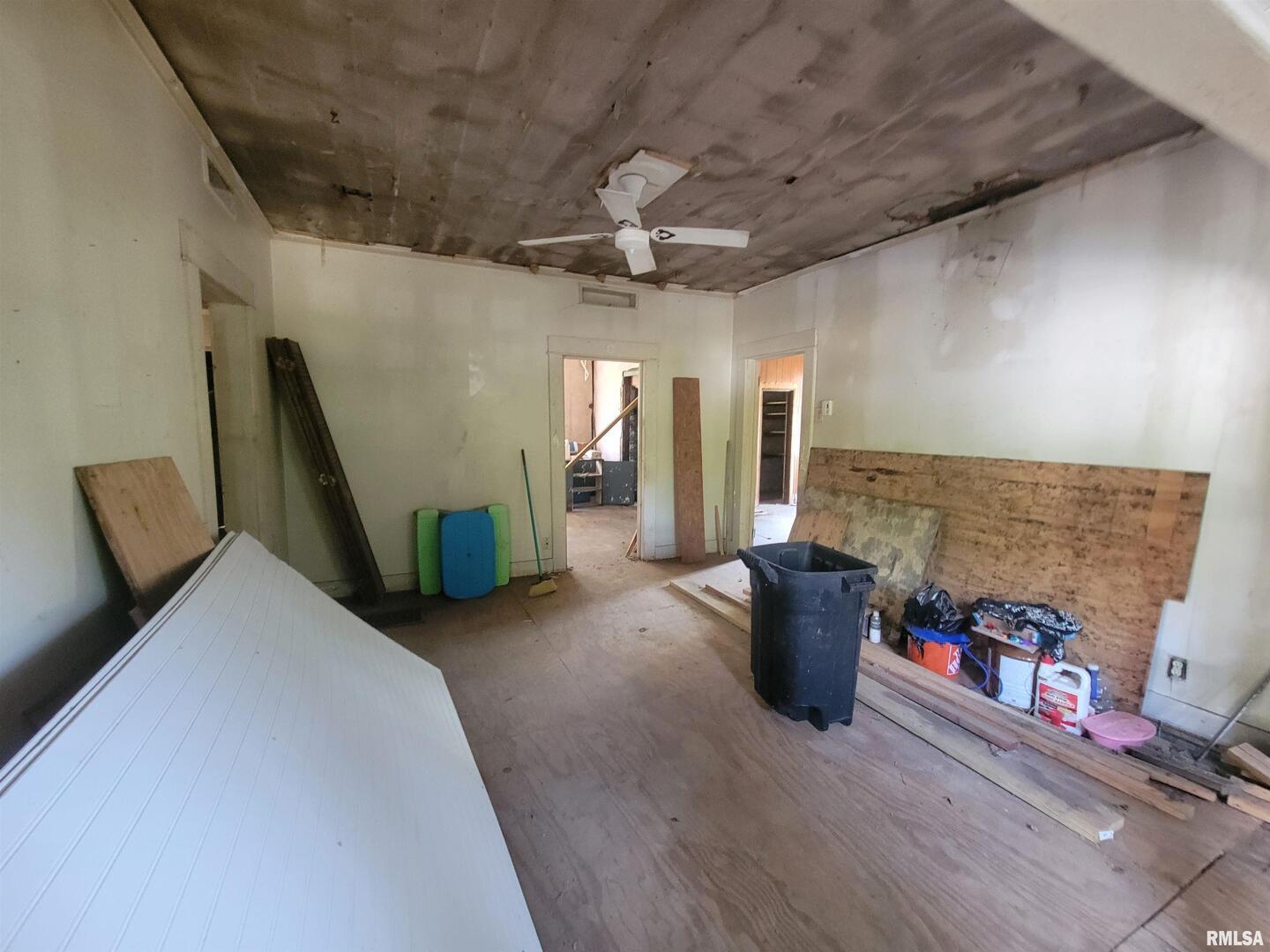 600 South 25th Street Herrin, IL 62948 - Photo 7 of 15 a living room with furniture and a couch