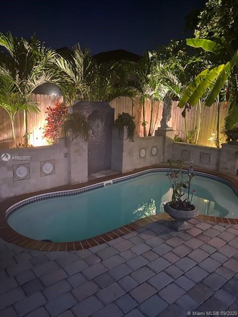 1536 Southeast 20th Road Homestead, FL 33035 - Photo 5 of 13