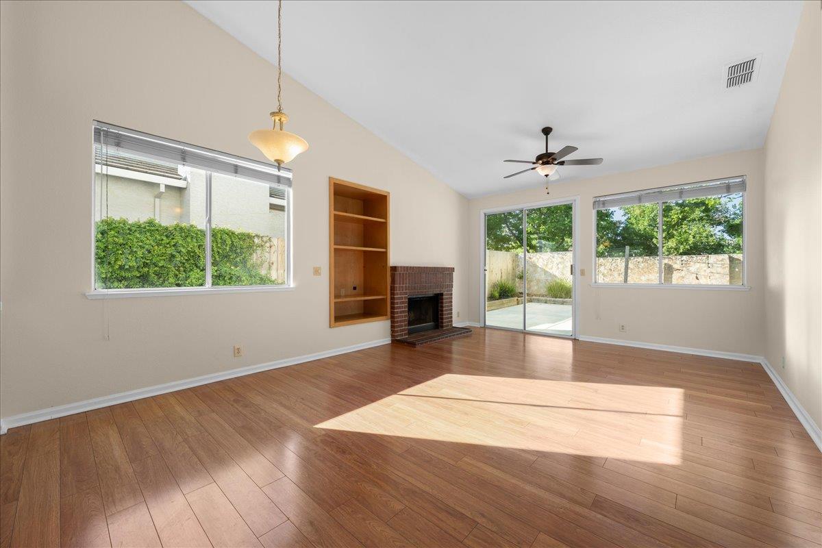 1074 Rathbone Circle Folsom, CA 95630 - Photo 7 of 32