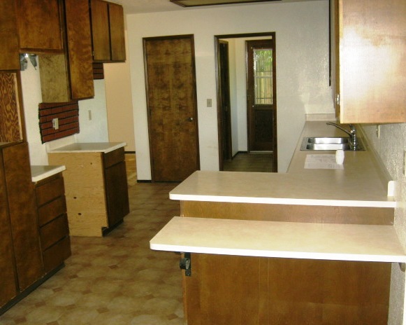 19766 Copper Canyon Road Redding, CA 96003 - Photo 5 of 8 kitchen