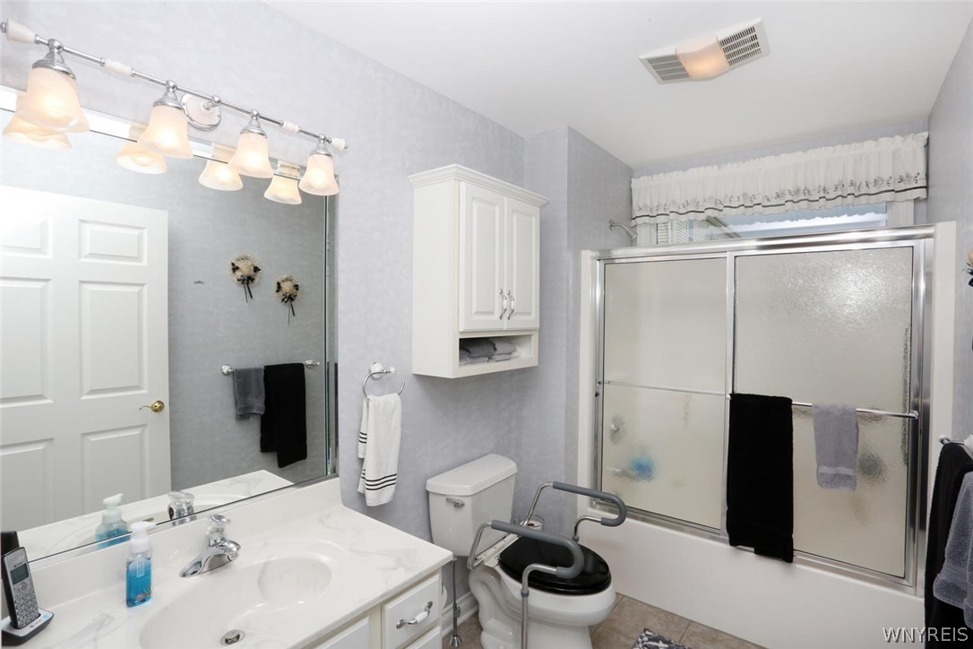 3832 Stone Ridge Wheatfield, NY 14120 - Photo 11 of 25