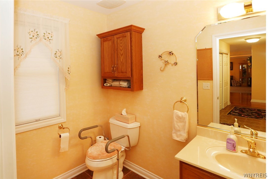 3832 Stone Ridge Wheatfield, NY 14120 - Photo 20 of 25