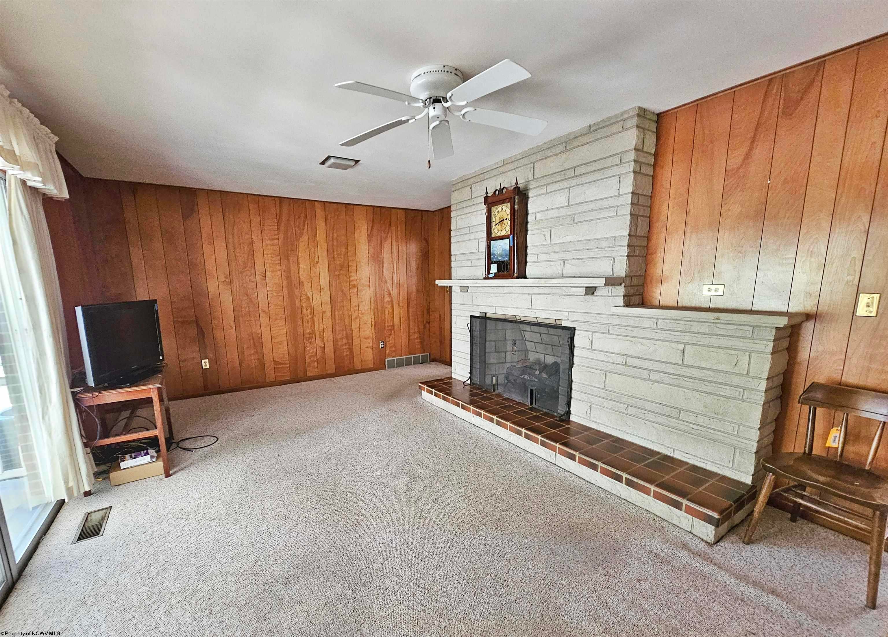 879 Country Club Road Clarksburg, WV 26301 - Photo 4 of 16 Gallery Image 4