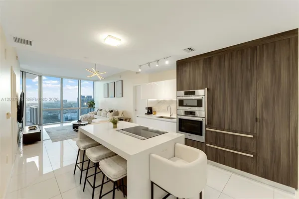 $7,700 | 851 Northeast 1st Avenue, Unit 2308, Miami, FL 33132