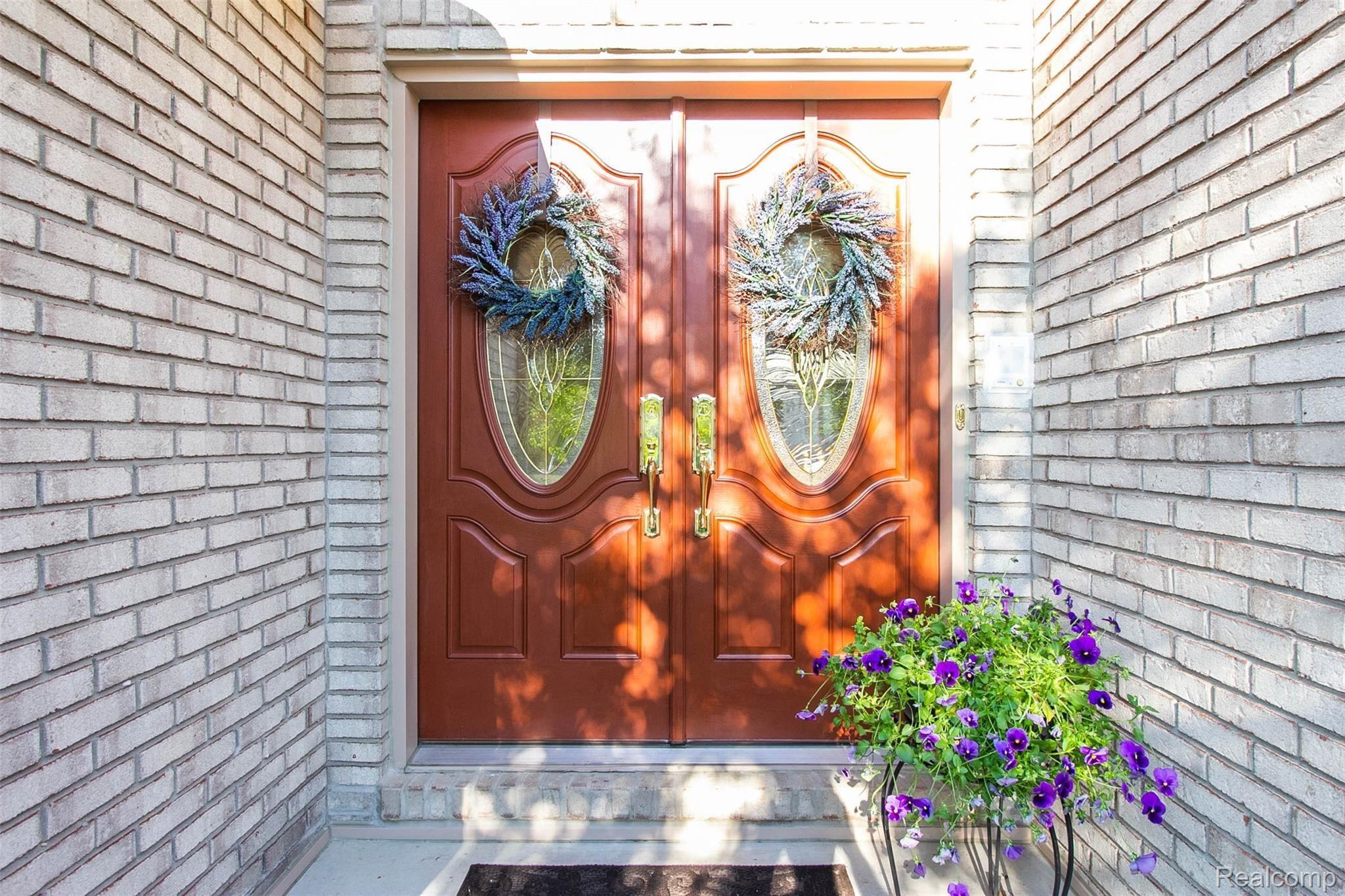 46738 West Ridge Drive Macomb, MI 48044 - Photo 4 of 54 5.jpg