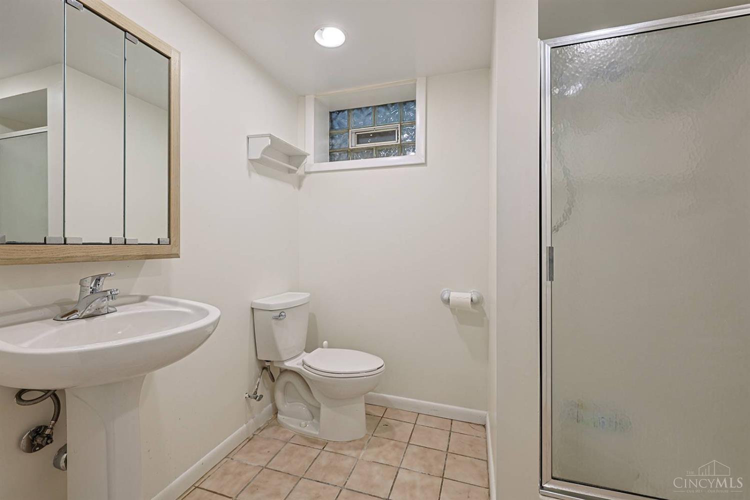2443 Hunt Road Reading, OH 45215 - Photo 25 of 38