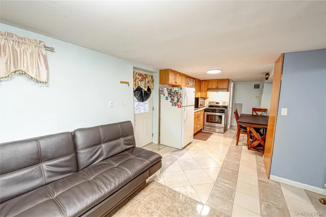 $649,658 | 37 West 10th Street, Deer Park, NY 11729