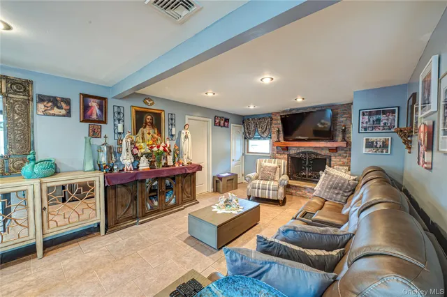 $649,658 | 37 West 10th Street, Deer Park, NY 11729