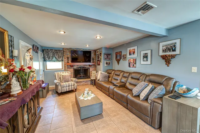 $649,658 | 37 West 10th Street, Deer Park, NY 11729