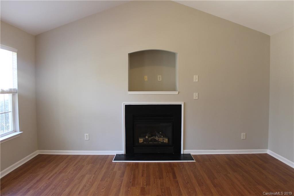 4818 Elizabeth Road Charlotte, NC 28269 - Photo 3 of 16 Gallery Image 3