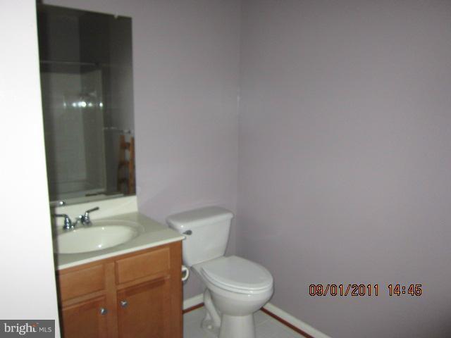 1509 North Point Drive, Unit 6010 Reston, VA 20194 - Photo 8 of 11 Bath