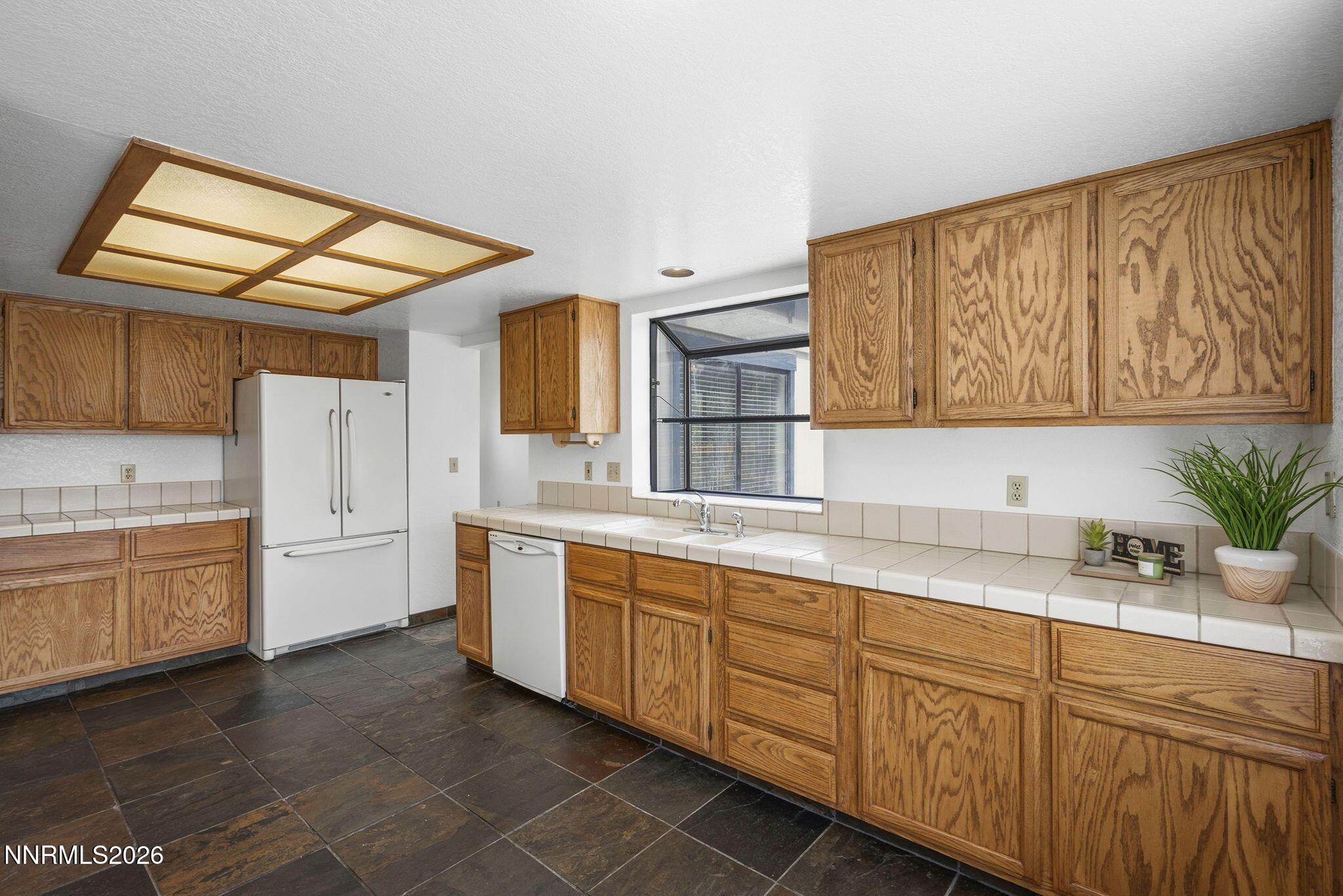 5560 East Rainbow Ridge Court Reno, NV 89523 - Photo 13 of 40 12-web-or-mls-_DSC0132
