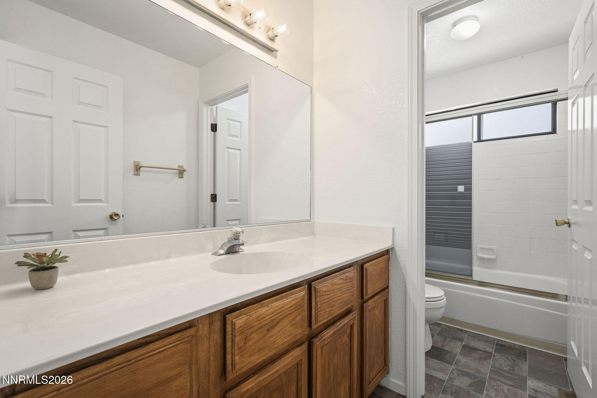 5560 East Rainbow Ridge Court Reno, NV 89523 - Photo 25 of 40 26-web-or-mls-_DSC0016