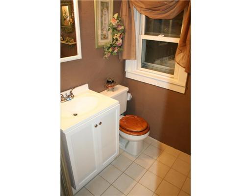 2092 Mill Bridge Road New Castle, PA 16101 - Photo 9 of 17 Master Bath/Spa. Half Bath