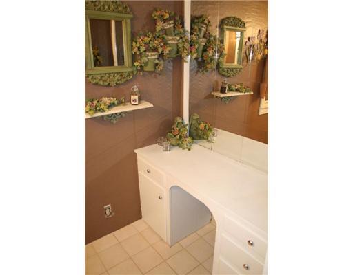 2092 Mill Bridge Road New Castle, PA 16101 - Photo 10 of 17 Master Bath/Spa. Half Bath