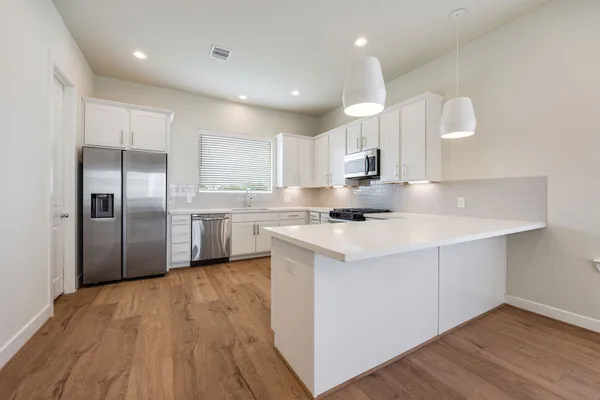 $3,600 | 6317 Brighton Oaks Lane, Houston, TX 77008