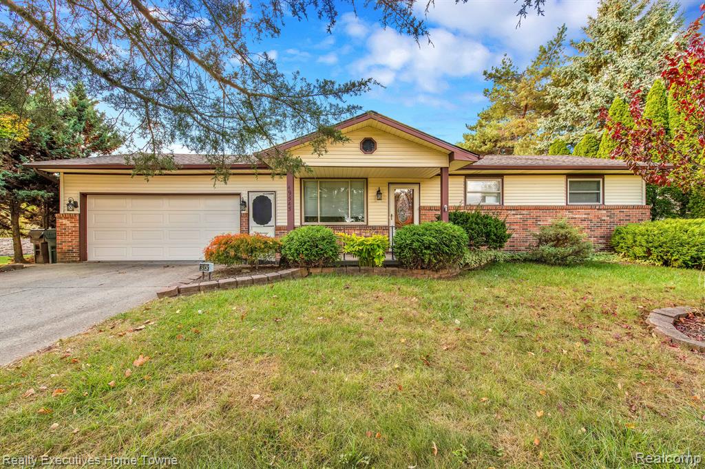 49545 Schoenherr Road Utica, MI 48315 - Photo 1 of 22