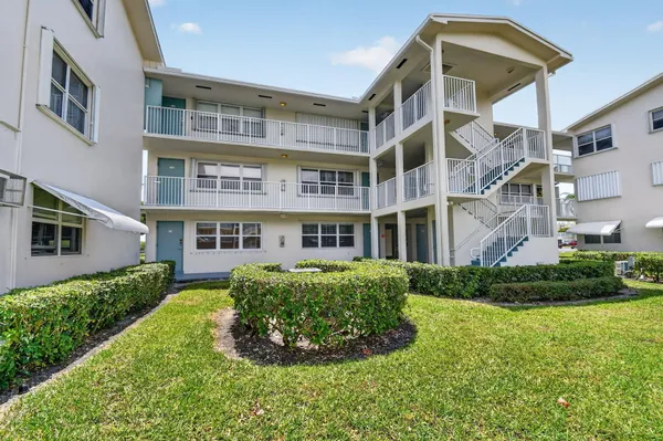 $140,000 | 370 Horizon Street East, Boynton Beach, FL 33435