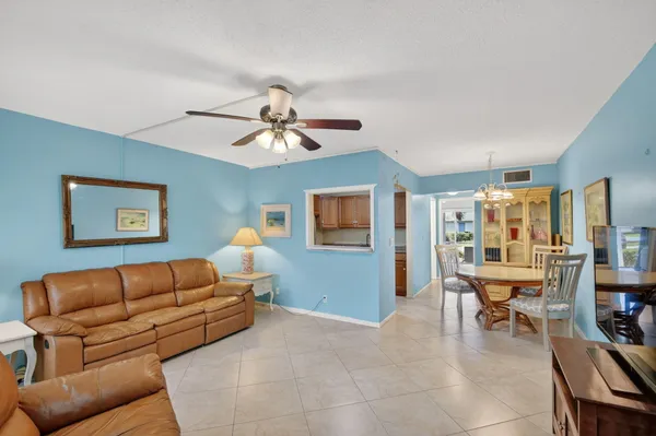 $140,000 | 370 Horizon Street East, Boynton Beach, FL 33435