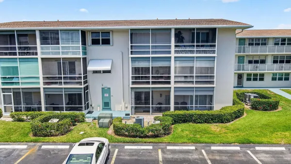 $140,000 | 370 Horizon Street East, Boynton Beach, FL 33435