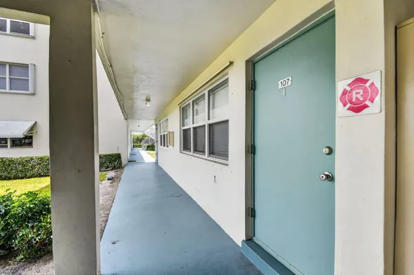 $140,000 | 370 Horizon Street East, Boynton Beach, FL 33435