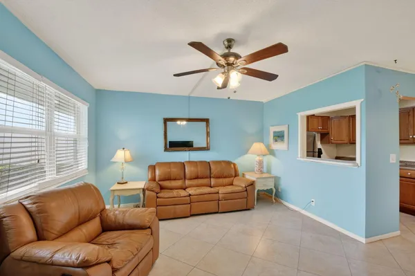 $140,000 | 370 Horizon Street East, Boynton Beach, FL 33435
