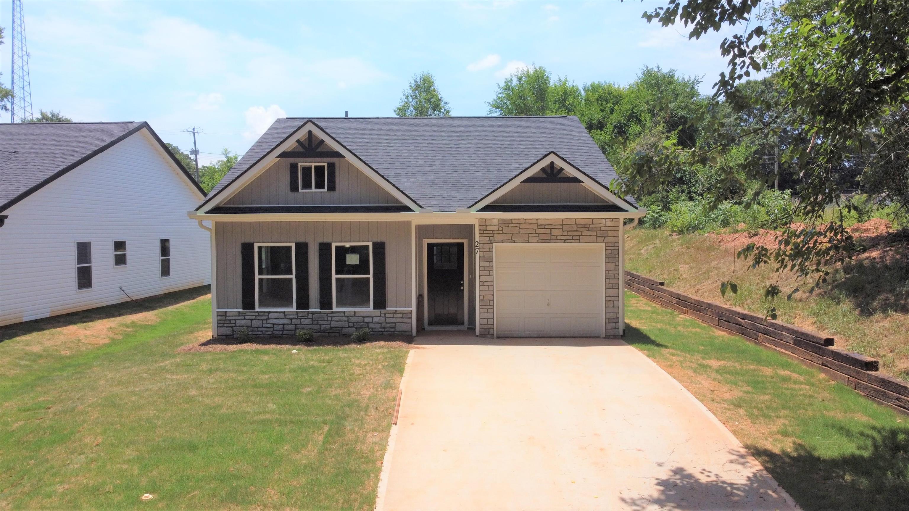 27 Lawrence Street Inman, SC 29349 - Photo 1 of 6