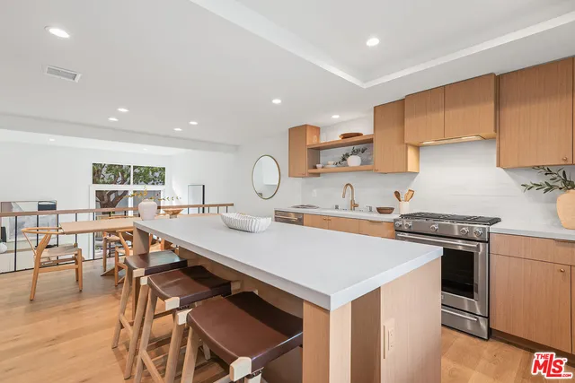 $1,399,000 | 13234 Fiji Way, Unit B, Marina del Rey, CA 90292