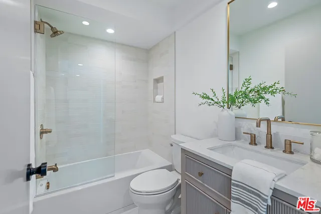 $1,399,000 | 13234 Fiji Way, Unit B, Marina del Rey, CA 90292