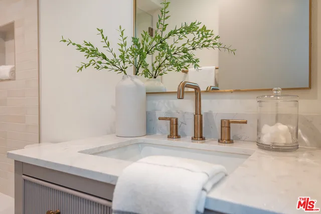 $1,399,000 | 13234 Fiji Way, Unit B, Marina del Rey, CA 90292