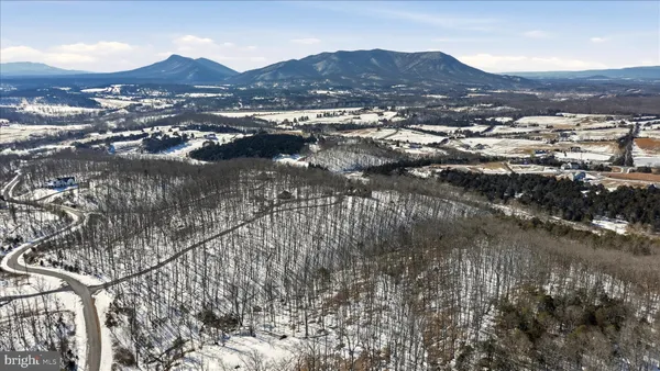 $2,000,000 | 690 Comforter Lane, Middletown, VA 22645