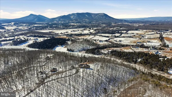 $2,000,000 | 690 Comforter Lane, Middletown, VA 22645