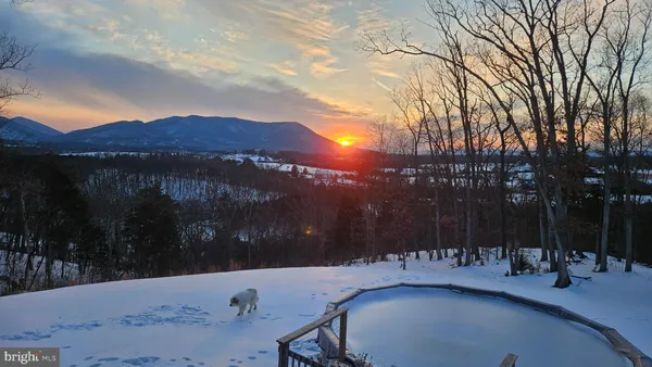 $2,000,000 | 690 Comforter Lane, Middletown, VA 22645