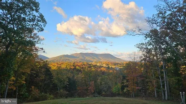 $2,000,000 | 690 Comforter Lane, Middletown, VA 22645