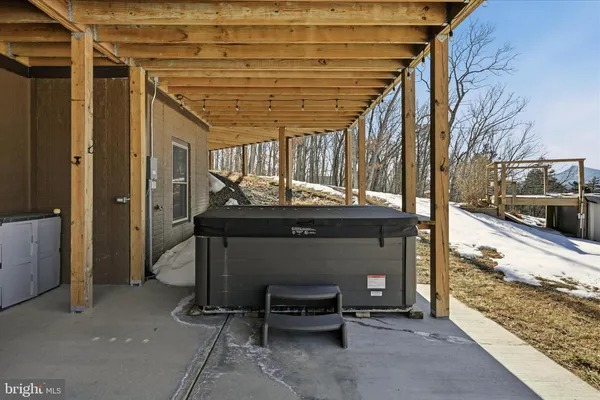 $2,000,000 | 690 Comforter Lane, Middletown, VA 22645