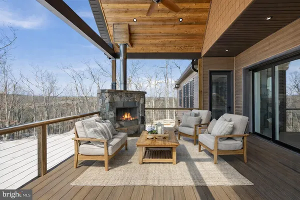 $2,000,000 | 690 Comforter Lane, Middletown, VA 22645